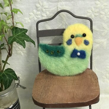 黄色いインコのブローチ