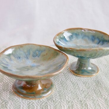 森のキノコの高台付きのお皿セット