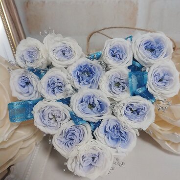 ホワイト水色のプリザーブドフラワーミルフィーユローズ♥ハート