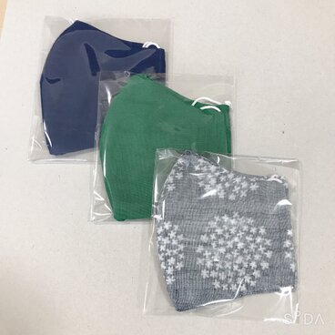 ３枚 表裏ガーゼマスク 再販変更あり 大きめサイズ  布マスク 立体マスク　紺緑花柄