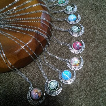 月のペンダントA