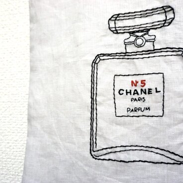 麻　刺繍バッグ　香水瓶