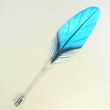 粘土の羽根飾り＿ルリコンゴウインコ＿ハットピン＿GC大