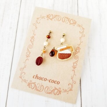 cafeピアス・イヤリング（コーヒーサーバー）☆刺しゅう アクセサリー