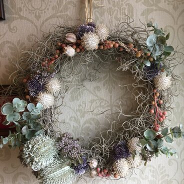 【秋のリース】スモーキーな色合いの落ち着いたリース