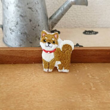 柴犬の手刺繍ブローチ