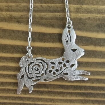 ウサギネックレス　シルバーカラー