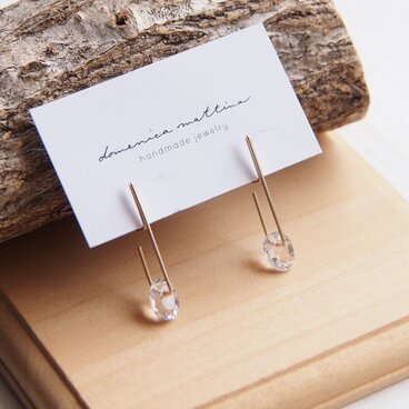 ＜イヤリング＞シンプルラインイヤリング～スクエア×クリスタル～