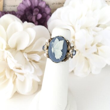 アンティーク調カメオ指輪　【バタフライ•ブルー】