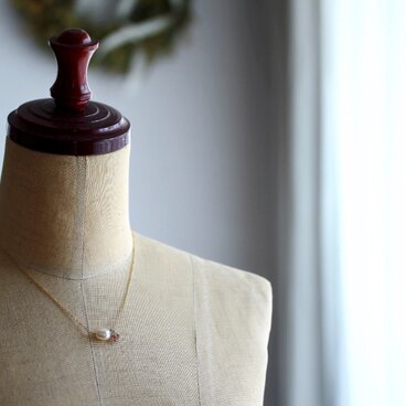 大粒パールとスピネルのネックレス