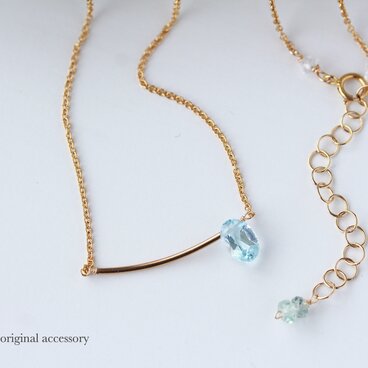 ゴールドバードと天然石のネックレス【ブルートパーズ】