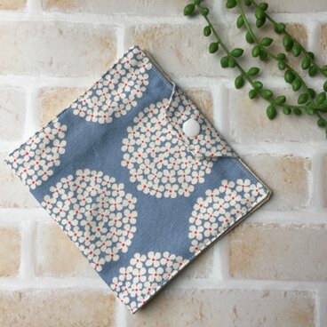 仮置きもできるマスクケース