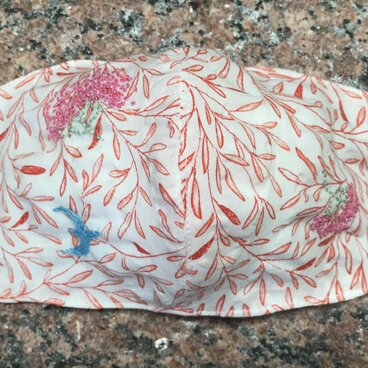 アゴまで隠れる夏用立体マスク☆手刺繍　ノコギリソウと青い鳥☆サッカー生地　フィルターポケットあり　1枚