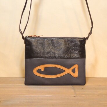 【1点物】軽々！おさかなポシェット