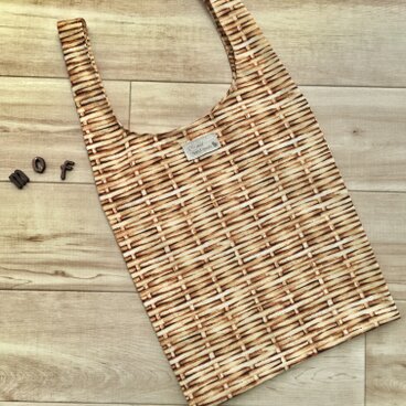 カゴバッグ柄の小さめエコバッグ