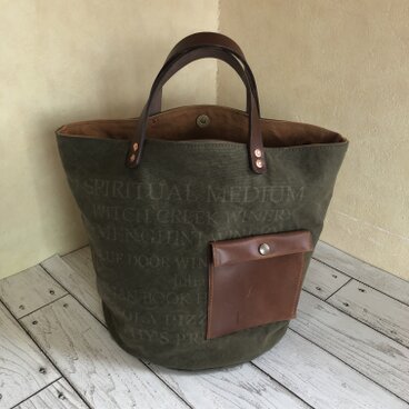 バケツ型アルファベットトートバッグ カーキ