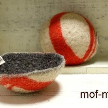 羊毛フェルトのボウル(朱色柄)