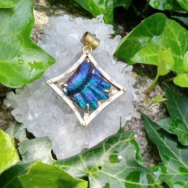 人魚の一部？ローマンガラス　ペンダントヘッド