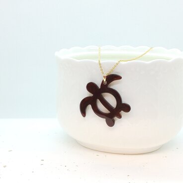 本べっ甲　ホヌネックレス