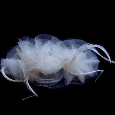 HEADDRESS tulle roses with feathers