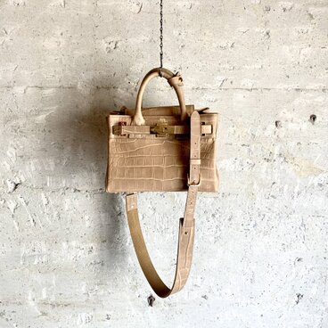 ラスト1点！限定生産！クロコダイル型押しショルダートート！（ベージュ×金具ゴールド）