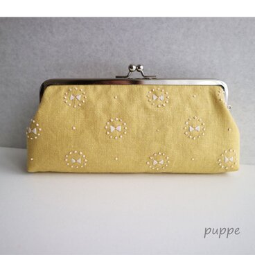 リネンで作った刺繍のペンケース兼メガネケース(りぼん)　