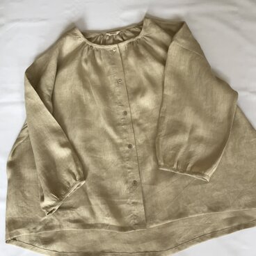 リネン　パイピングギャザーブラウスM ベージュ