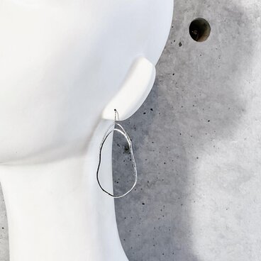 OYSTER SHAPE PIERCE・EARRINGS | HAKU-GLASS CLEAR