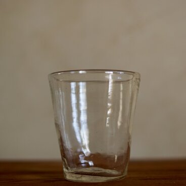 水のコップ009022