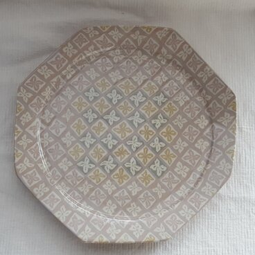 練り込み　花菱文　リム皿　ピンク　透明釉