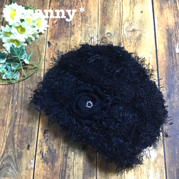 【控えめラメ】黒一色の素材感を楽しむニット帽子