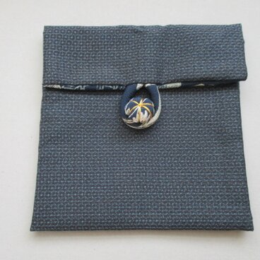 古布の四角い入れ物