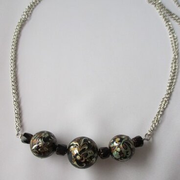 蒔絵柄ビーズのネックレス　　