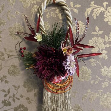 【送料込】お正月飾り　上品なゴールドのタッセル