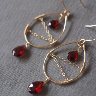 14kgf きらり深紅のガーネット華やかピアス k14gf