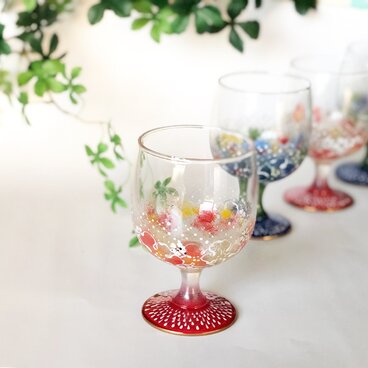 小さなワイングラス・鱗と刺繍のよう・赤系