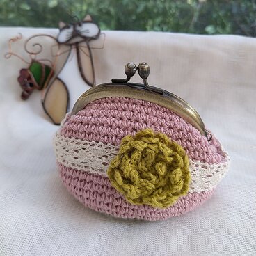 花モチーフのがま口　スモーキーピンク　ギフト　プレゼント