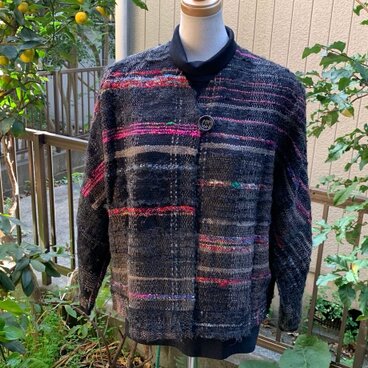 黒のカーディガンジャケット