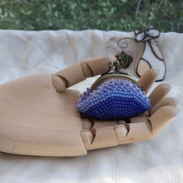 小さなビーズがま口　小銭入れ　ギフト　プレゼント