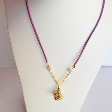 パープル＆ボタニカルチャームのアロマペンダント