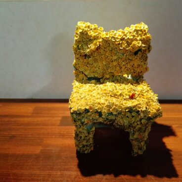 プラタナスのイエローチェア