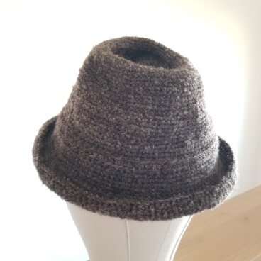 手編み中折れハット黒グレー