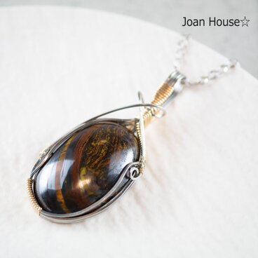 アイアンタイガーアイ（オーバル）のワイヤーペンダントトップ【１点物】