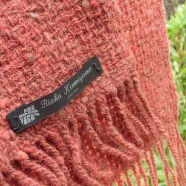 すべて手仕事・ホームスパン草木染ショール 　