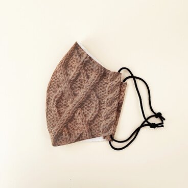 手編みニットみたいなWガーゼの手縫いマスク ふんわりやさしいブラウンカラー 着け心地軽やか