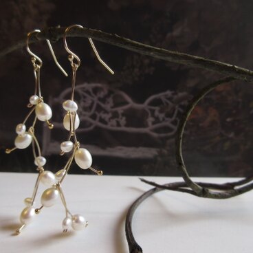 ホワイトパール Branche ロング 14kgf ピアス