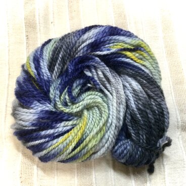 メリノウール【個性的な手染め糸】手紡ぎした後に染めました！  59g