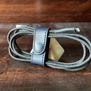 レザーケーブルホルダー