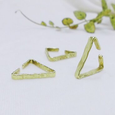 三角イヤーカフ・選べる模様（真鍮）