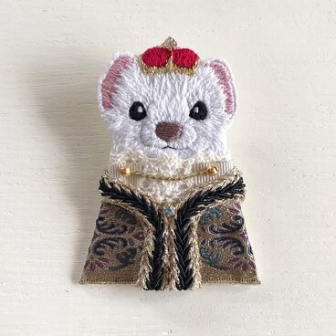 高貴な動物刺繍ブローチ3【オコジョ】